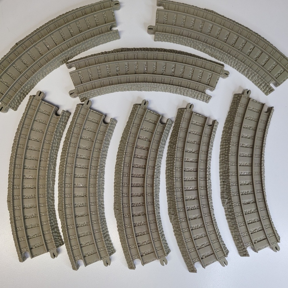 Thomas The Tank Engine Track Pieces Curved Lot Green Brown T5007 Mattel 2010
